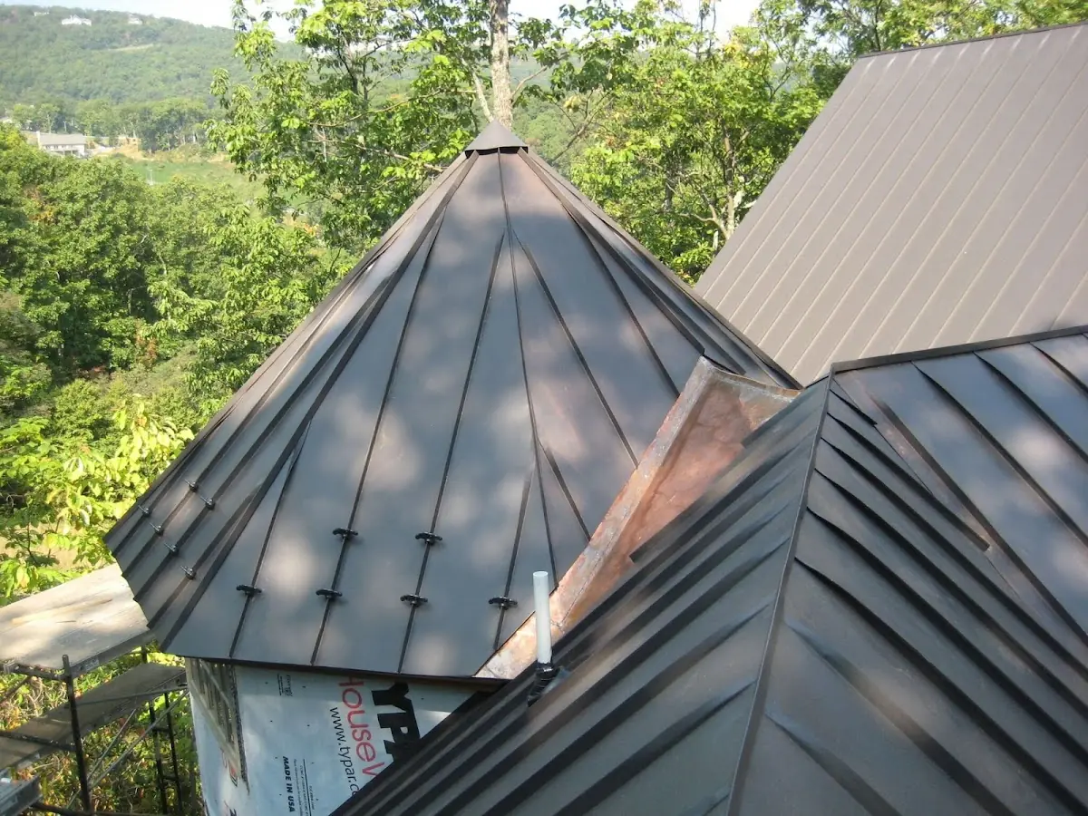 Professional Roof Tarp Installation by Craftsman Roofing in Calcutta